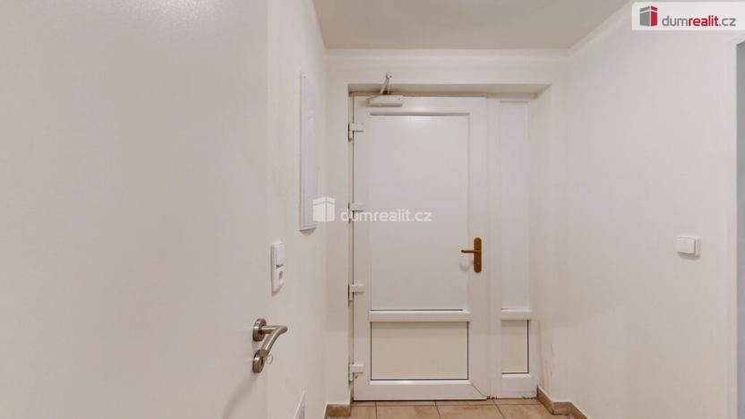 Pronájem bytu 2+kk, Opava - Komárov, Podvihovská, 46 m2