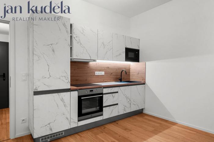 Pronájem bytu 1+kk, Brno, Bratislavská, 36 m2