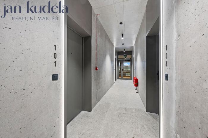 Pronájem bytu 1+kk, Brno, Bratislavská, 36 m2