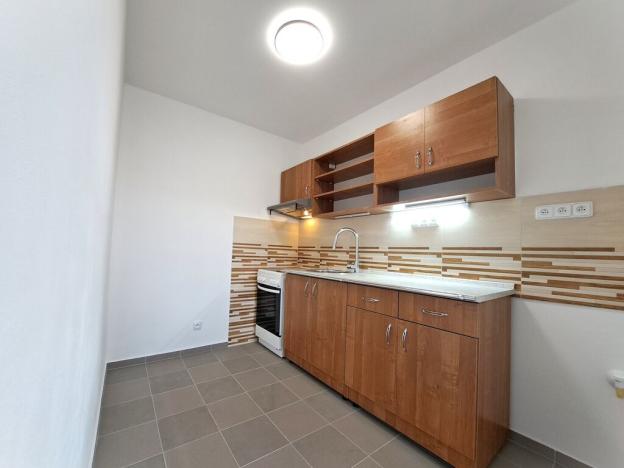 Pronájem bytu 1+kk, Teplice, Alejní, 33 m2