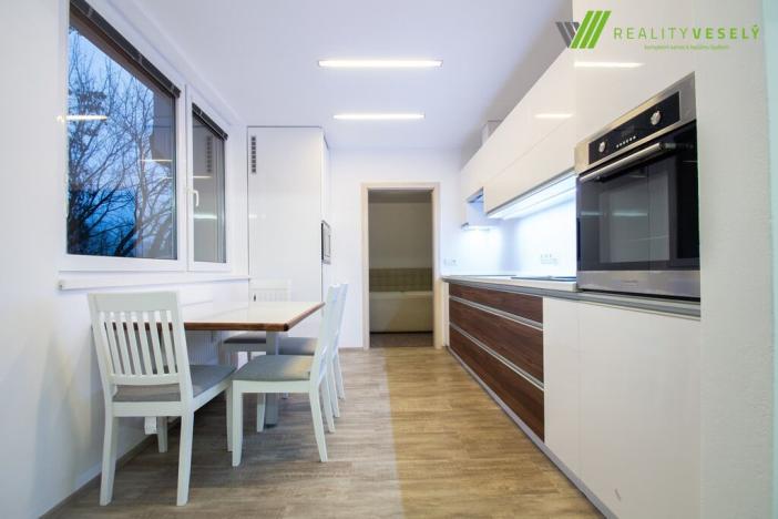 Pronájem bytu 3+1, Hodonín, nám. Osvobození, 74 m2