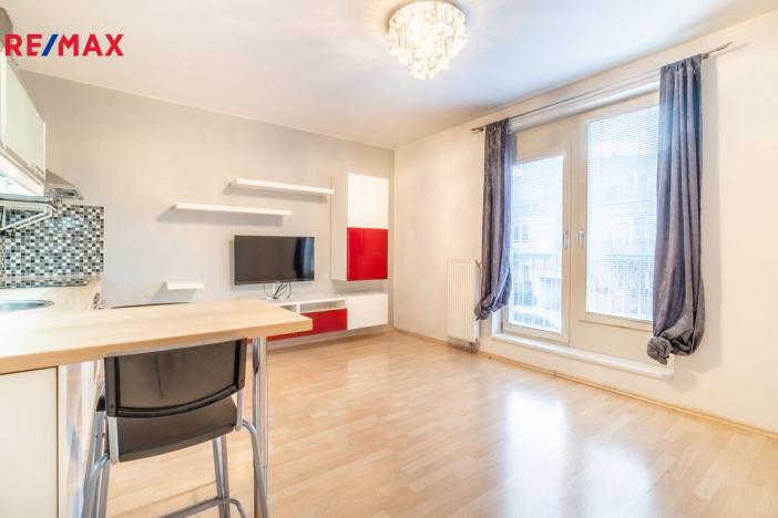 Pronájem bytu 1+kk, Praha, Ingrišova, 32 m2