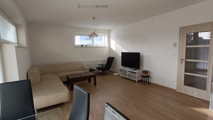 Prodej bytu 2+kk, Hluboká nad Vltavou, Ječná, 55 m2