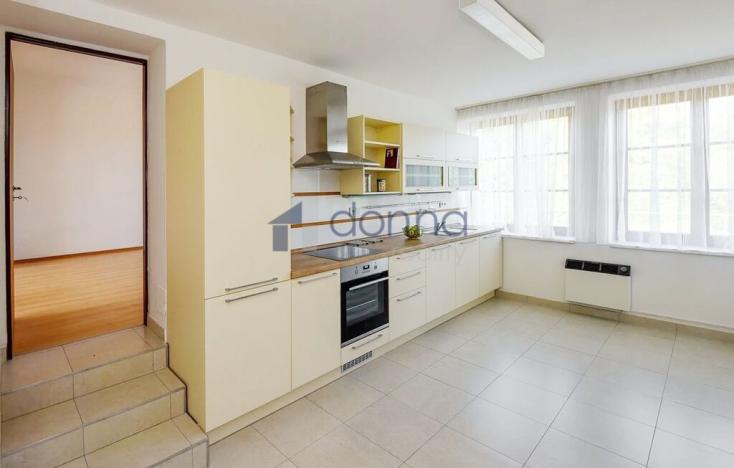 Pronájem rodinného domu, Praha, Nad šejdrem, 252 m2