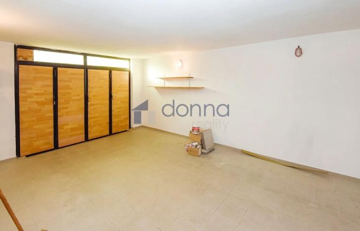 Pronájem rodinného domu, Praha, Nad šejdrem, 252 m2