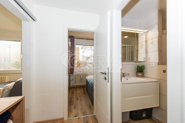 Pronájem bytu 2+kk, Trutnov - Střední Předměstí, Michnova, 38 m2