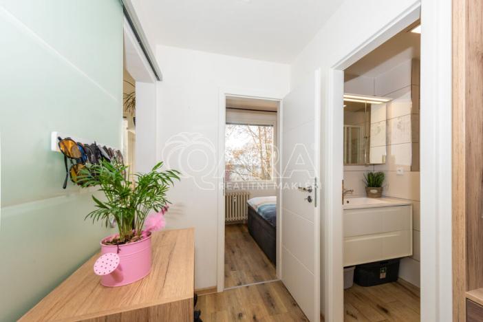 Pronájem bytu 2+kk, Trutnov - Střední Předměstí, Michnova, 38 m2