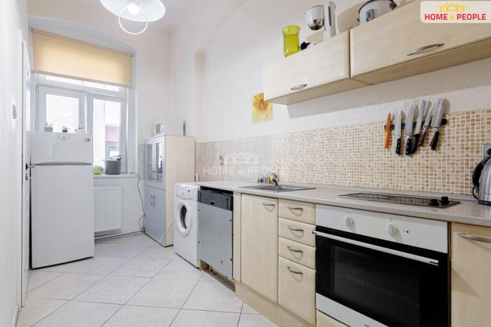 Prodej bytu 2+1, Karlovy Vary, Zeyerova, 52 m2