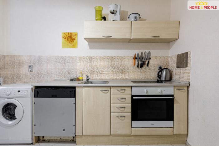 Prodej bytu 2+1, Karlovy Vary, Zeyerova, 52 m2