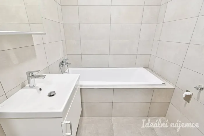 Pronájem bytu 2+kk, Brno - Žebětín, Křepelčí, 47 m2