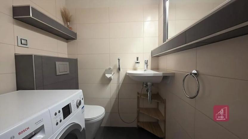 Prodej bytu 3+1, Mokrá-Horákov, 72 m2