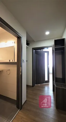 Prodej bytu 3+1, Mokrá-Horákov, 72 m2