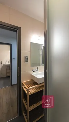 Prodej bytu 3+1, Mokrá-Horákov, 72 m2