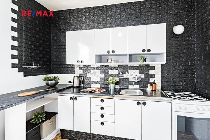 Prodej rodinného domu, Panenské Břežany, K dálnici, 202 m2