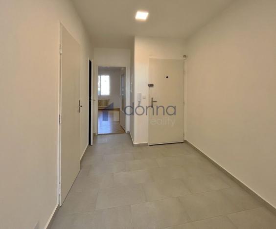 Pronájem bytu 2+kk, Praha - Vinohrady, Šrobárova, 47 m2