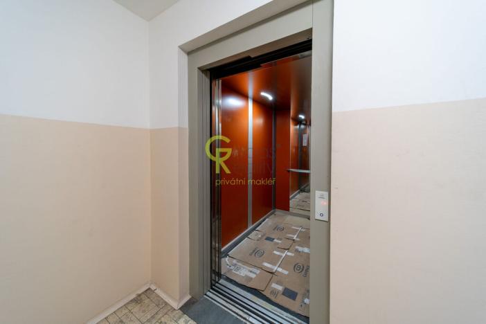 Pronájem bytu 3+1, Praha - Troja, Hnězdenská, 72 m2