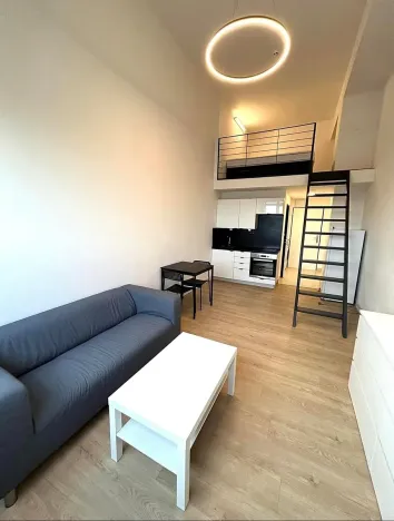 Pronájem bytu 1+kk, Praha - Vysočany, Poděbradská, 30 m2
