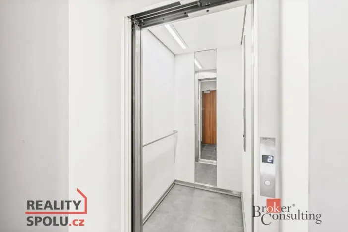 Pronájem kanceláře, Plzeň - Jižní Předměstí, Radobyčická, 54 m2