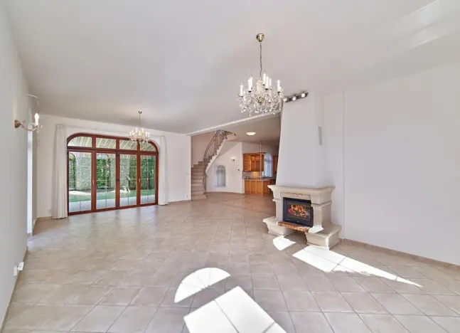 Pronájem vily, Praha, 243 m2