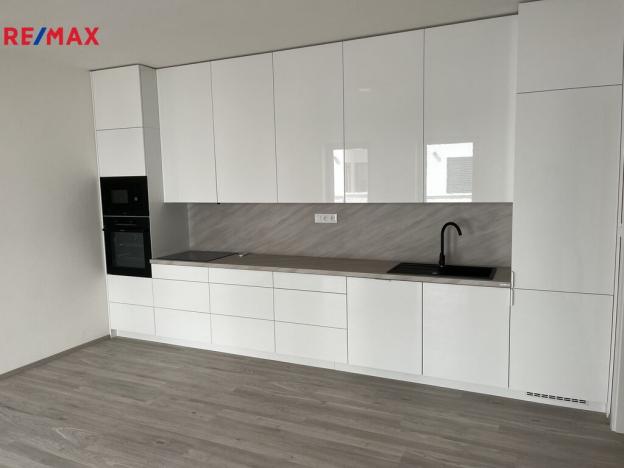 Prodej bytu 3+kk, Zlín, Tyršovo nábřeží, 73 m2