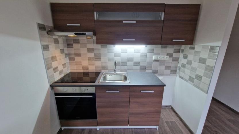 Pronájem bytu 2+kk, Chlumec, Tuchomyšlská, 38 m2