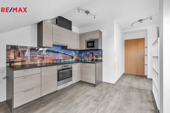 Pronájem bytu 1+kk, Milovice - Mladá, Slepá, 42 m2