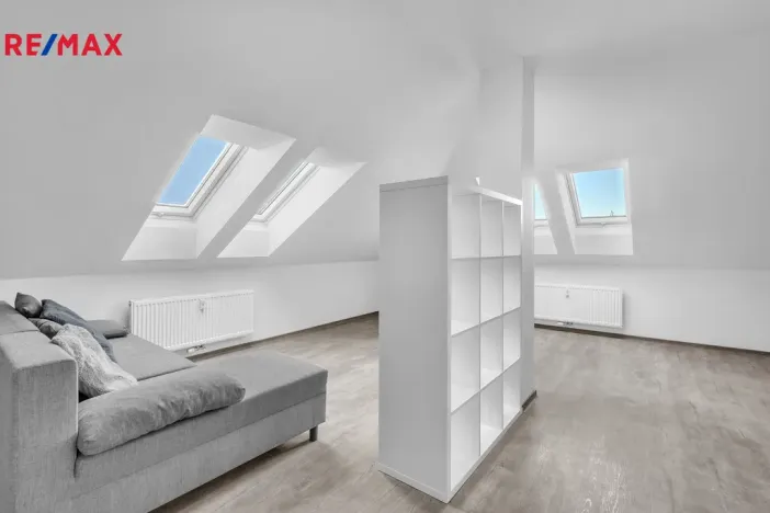 Pronájem bytu 1+kk, Milovice - Mladá, Slepá, 42 m2