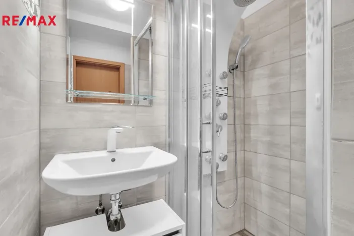 Pronájem bytu 1+kk, Milovice - Mladá, Slepá, 42 m2