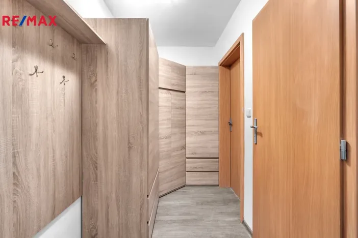 Pronájem bytu 1+kk, Milovice - Mladá, Slepá, 42 m2