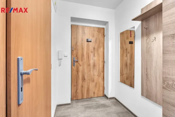 Pronájem bytu 1+kk, Milovice - Mladá, Slepá, 42 m2