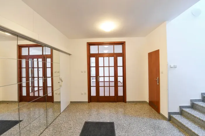 Pronájem rodinného domu, Praha - Kunratice, Ke hrádku, 417 m2
