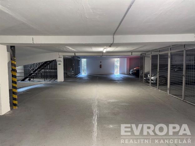 Prodej garážového stání, Praha - Podolí, Pod Klaudiánkou, 13 m2