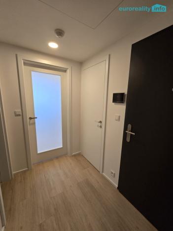Pronájem bytu 1+kk, Praha - Smíchov, U Lihovaru, 29 m2