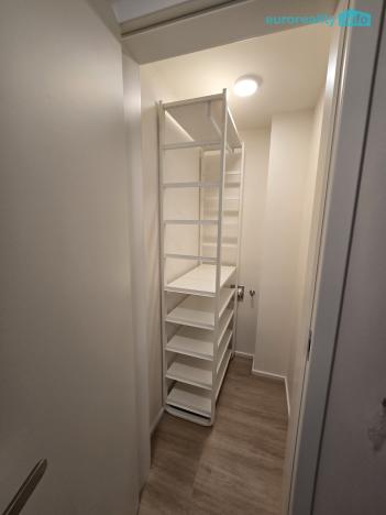 Pronájem bytu 1+kk, Praha - Smíchov, U Lihovaru, 29 m2