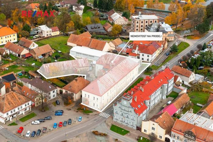 Prodej komerční nemovitosti, Dašice, náměstí T. G. Masaryka, 2490 m2