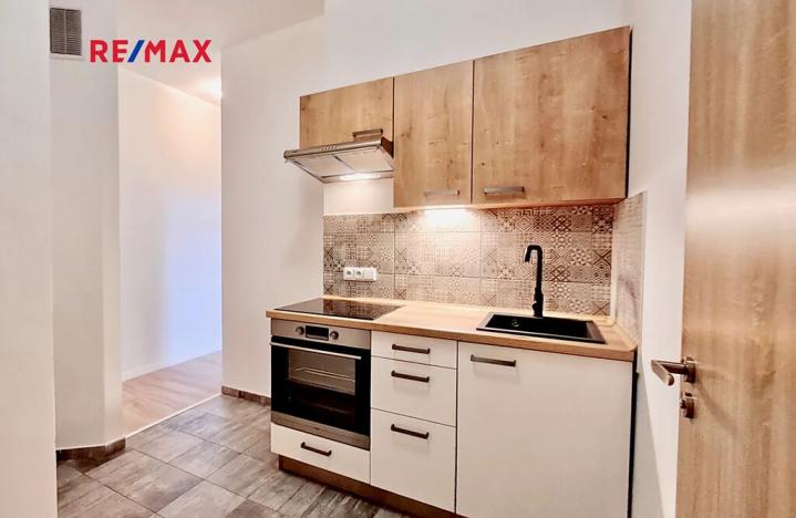 Pronájem bytu 1+1, Praha - Michle, Nad Vršovskou horou, 39 m2