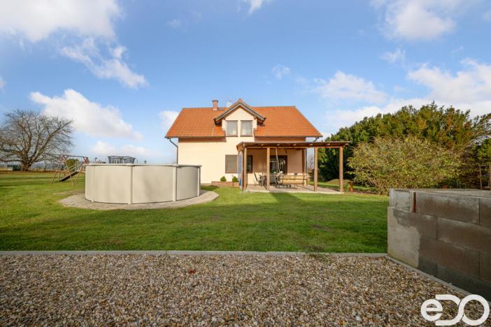 Prodej rodinného domu, Hněvčeves, 202 m2