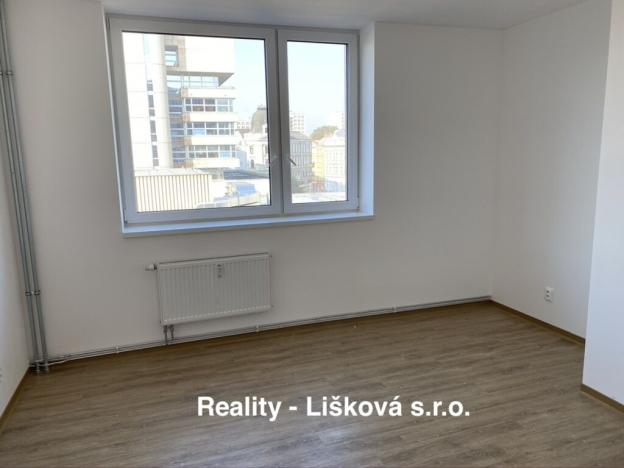 Pronájem bytu 2+kk, Ústí nad Labem - Ústí nad Labem-centrum, Velká Hradební, 46 m2