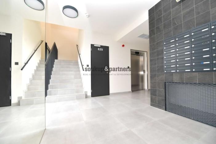 Pronájem bytu 2+kk, Praha - Prosek, Čakovická, 52 m2