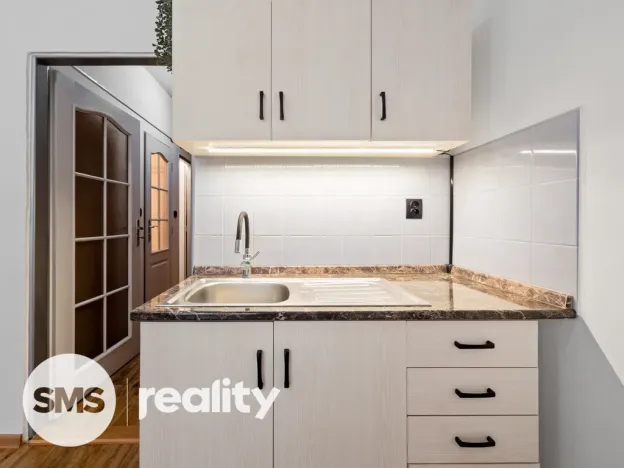 Pronájem bytu 1+kk, Třebíč - Nové Dvory, Velkomeziříčská, 28 m2