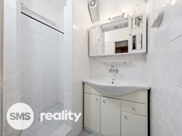 Pronájem bytu 1+kk, Třebíč - Nové Dvory, Velkomeziříčská, 28 m2