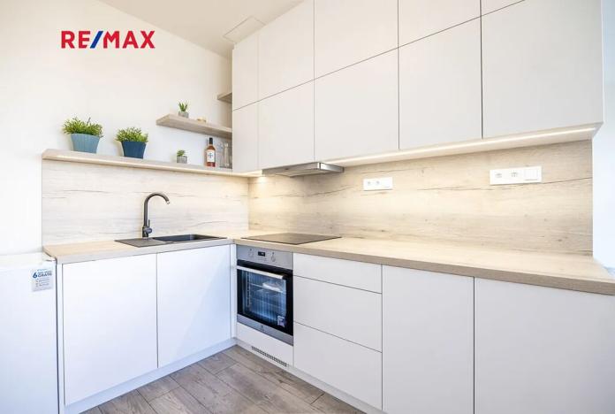 Prodej bytu 2+kk, Praha - Strašnice, Limuzská, 52 m2