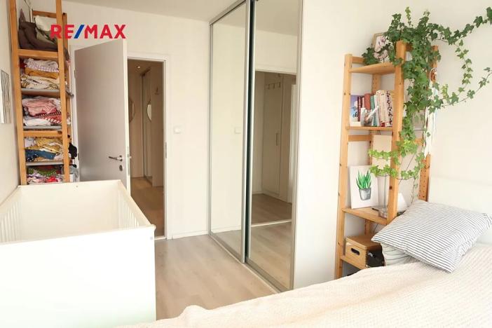 Pronájem bytu 2+kk, Praha - Malešice, U krbu, 51 m2