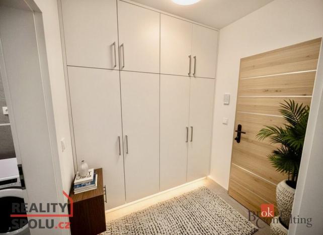 Pronájem bytu 1+kk, Brno - Trnitá, Křenová, 32 m2