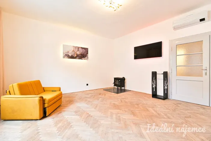 Pronájem bytu 2+1, Znojmo, Hálkova, 64 m2