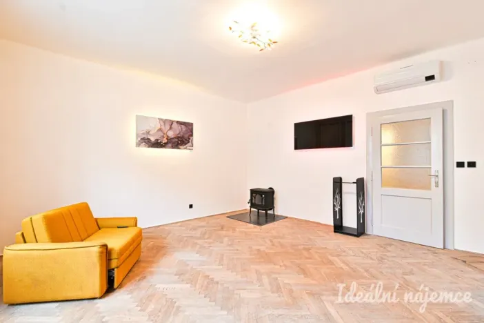 Pronájem bytu 2+1, Znojmo, Hálkova, 64 m2