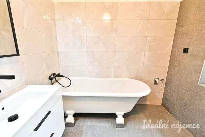 Pronájem bytu 2+1, Znojmo, Hálkova, 64 m2