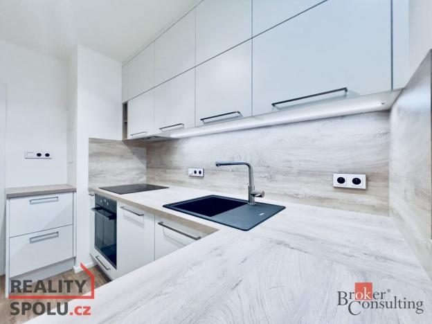 Pronájem bytu 3+1, Praha - Michle, Pod dálnicí, 83 m2