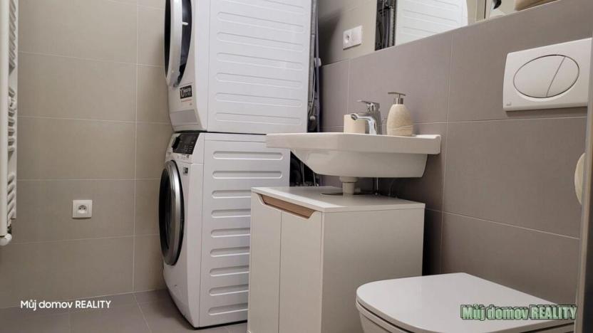 Pronájem bytu 2+kk, Praha - Letňany, Miroslava Hajna, 50 m2