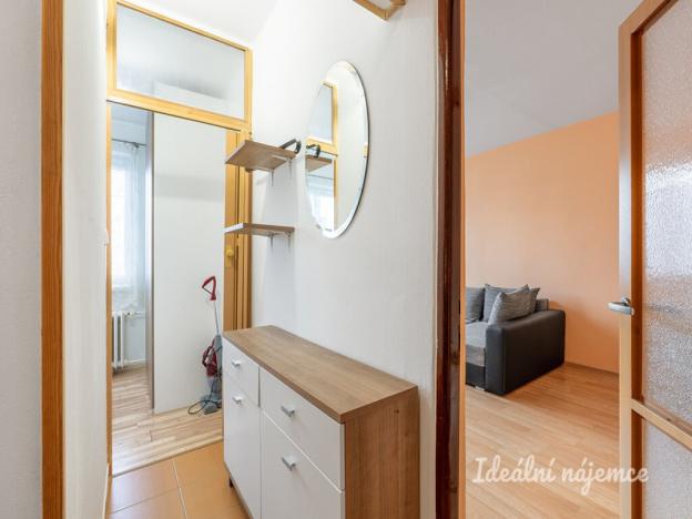 Pronájem bytu 2+kk, Praha - Záběhlice, Želivecká, 36 m2